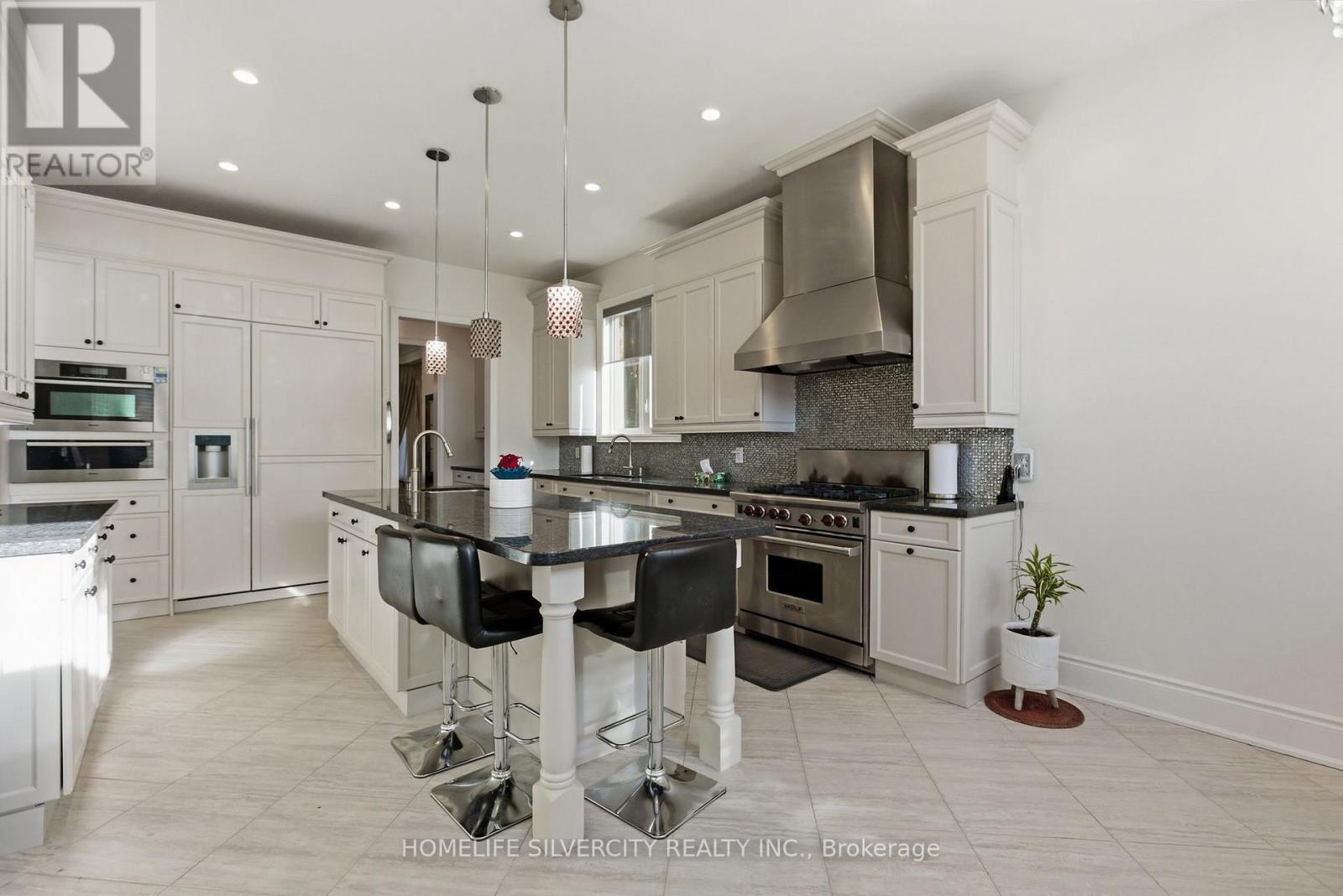 492 Rougemount Drive, Pickering, Ontario  L1W 2B9 - Photo 17 - E12671482