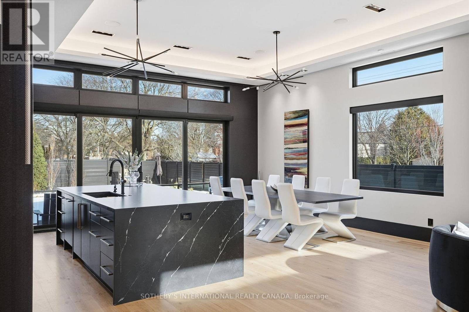 62 Edenvale Crescent, Toronto, Ontario  M9A 4A6 - Photo 10 - W12656418