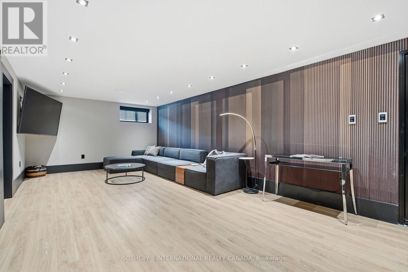 62 Edenvale Crescent, Toronto, Ontario  M9A 4A6 - Photo 25 - W12656418