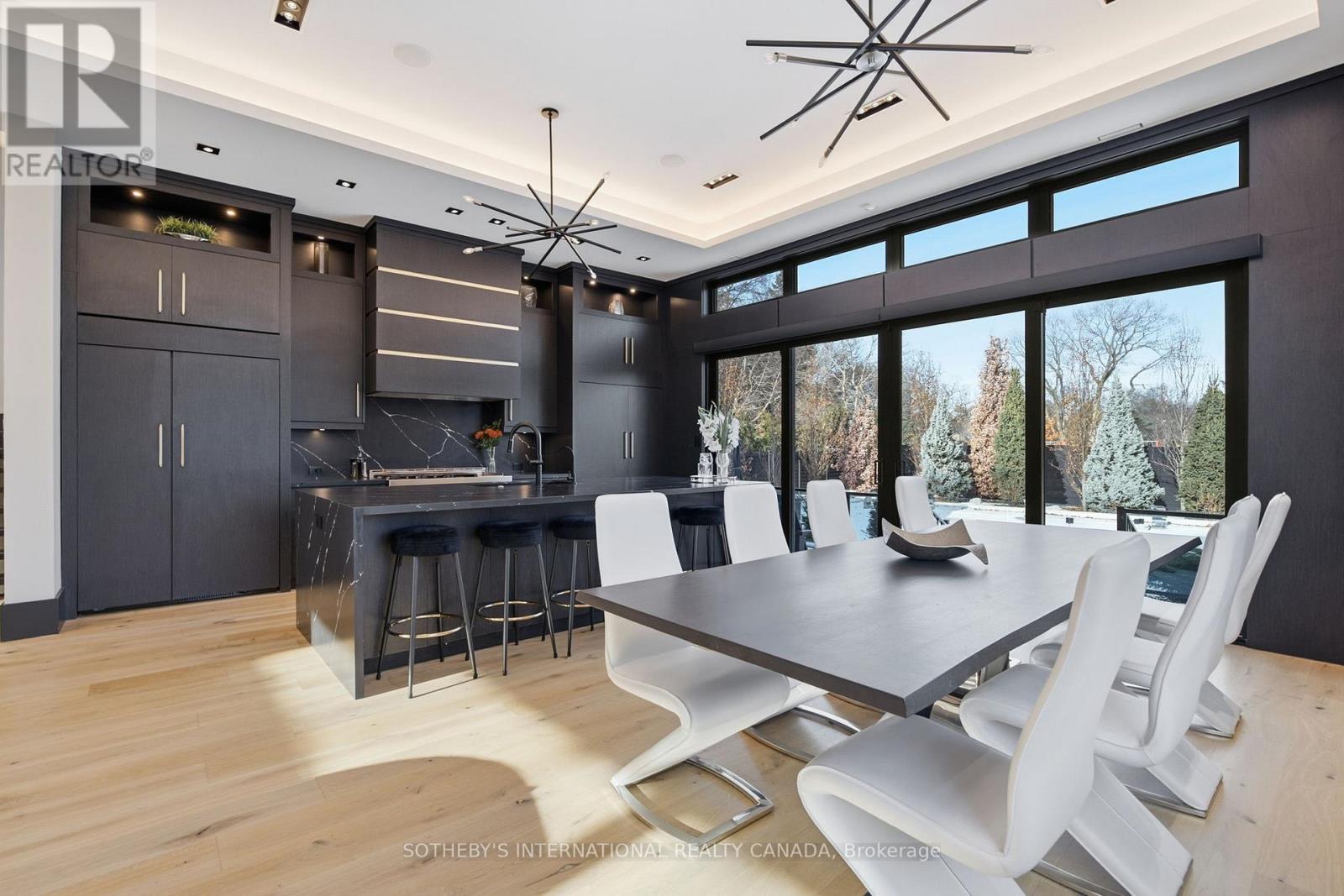 62 Edenvale Crescent, Toronto, Ontario  M9A 4A6 - Photo 11 - W12656418