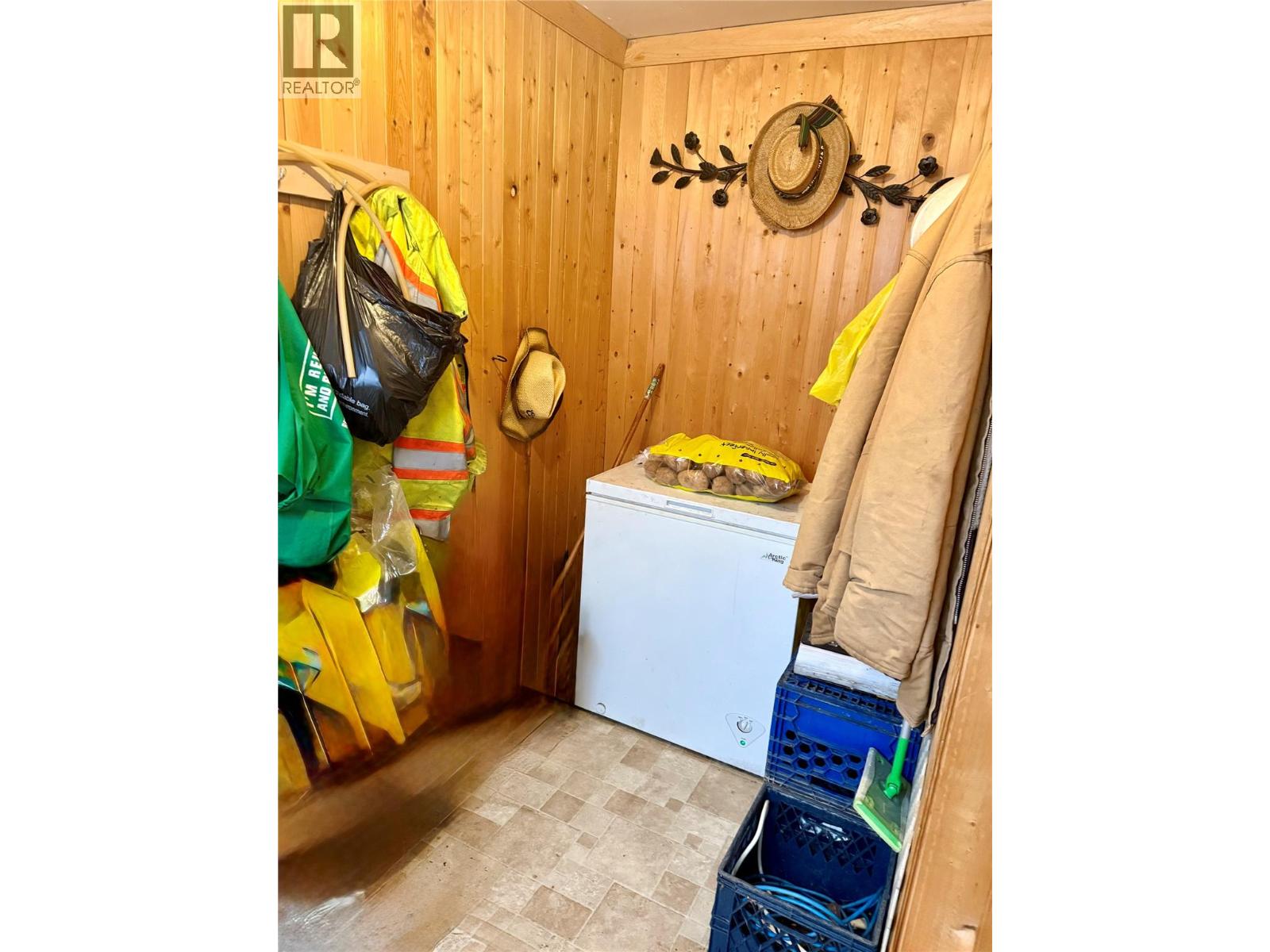 712 Victoria Avenue N, Cranbrook, British Columbia  V1C 3Y4 - Photo 11 - 10372132