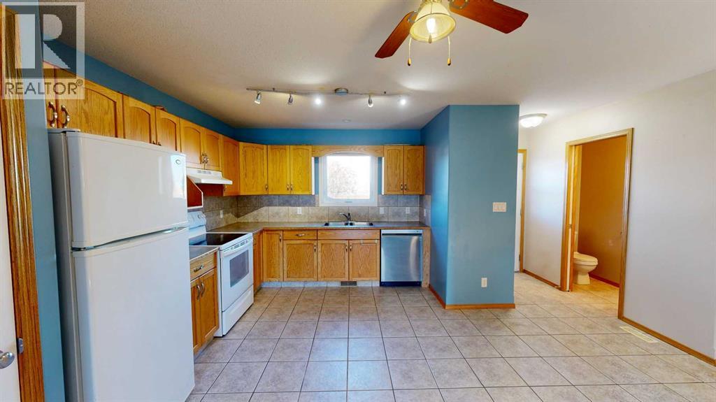 131 Lynx Cove N, Lethbridge, Alberta  T1H 6V5 - Photo 2 - A2269059