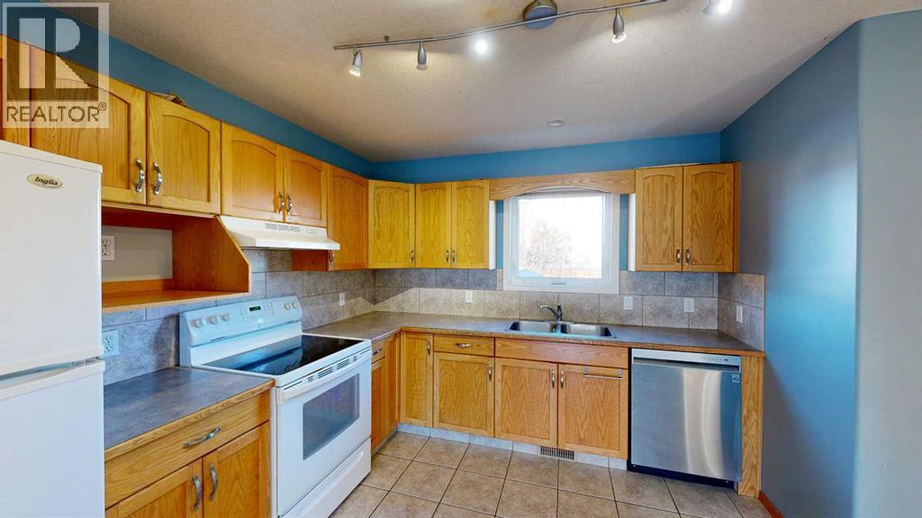 131 Lynx Cove N, Lethbridge, Alberta  T1H 6V5 - Photo 4 - A2269059