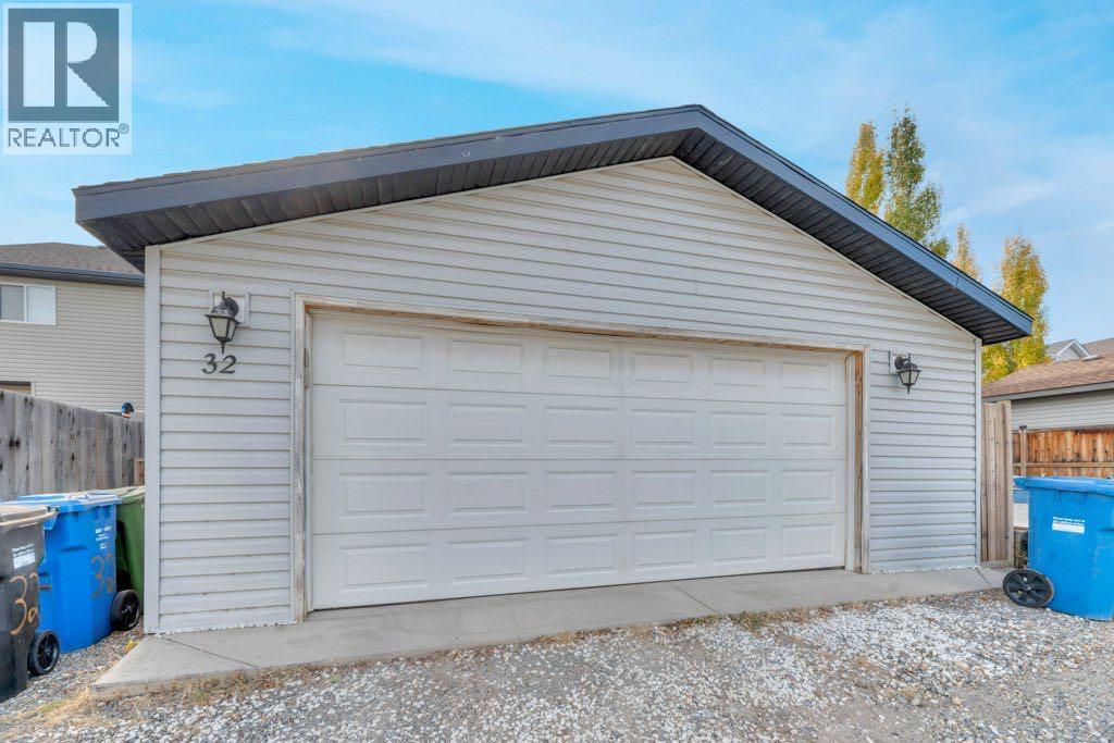 32 Copperpond Heights Se, Calgary, Alberta  T2Z 0X3 - Photo 33 - A2267375