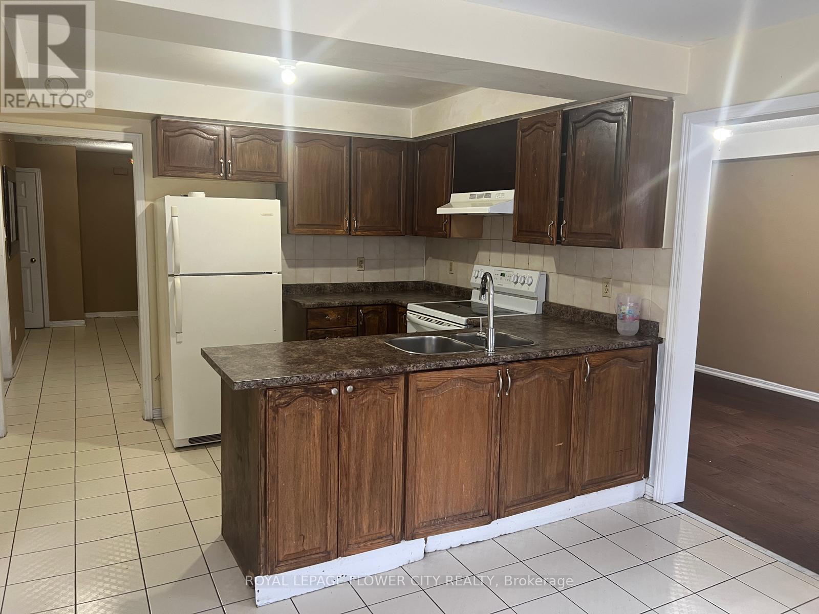 5364 Champlain Trail, Mississauga, Ontario  L5R 2Y4 - Photo 7 - W12561018