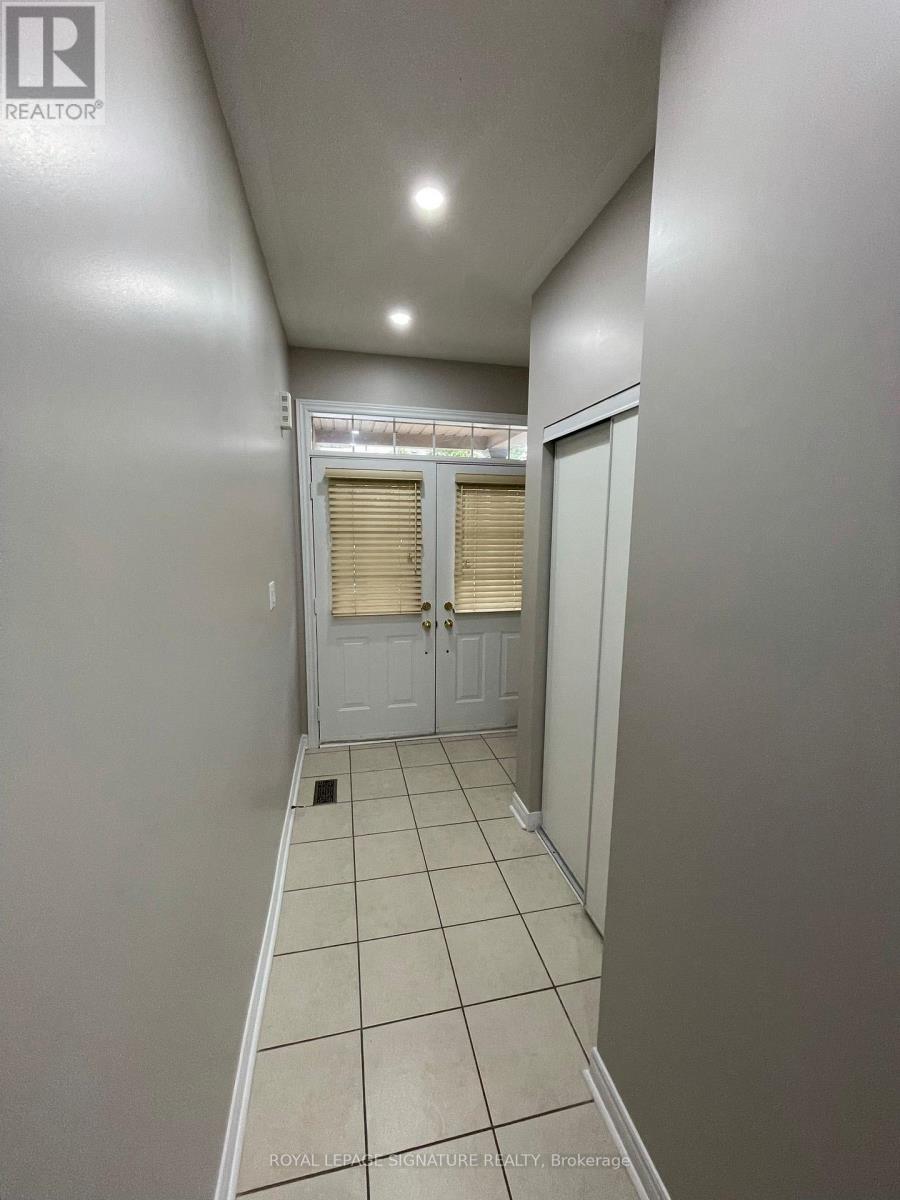 134 Breton Avenue, Mississauga, Ontario  L4Z 4K5 - Photo 2 - W12671592