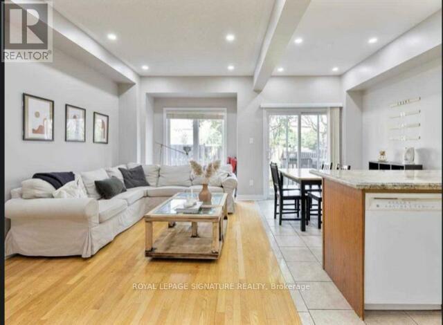 134 Breton Avenue, Mississauga, Ontario  L4Z 4K5 - Photo 4 - W12671592