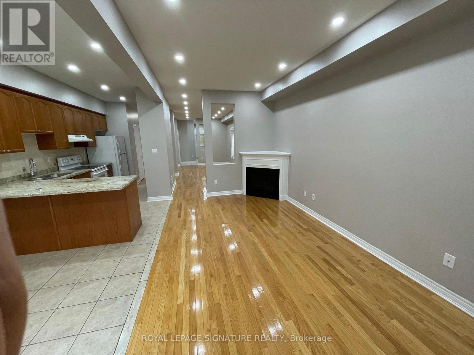 134 Breton Avenue, Mississauga, Ontario  L4Z 4K5 - Photo 7 - W12671592