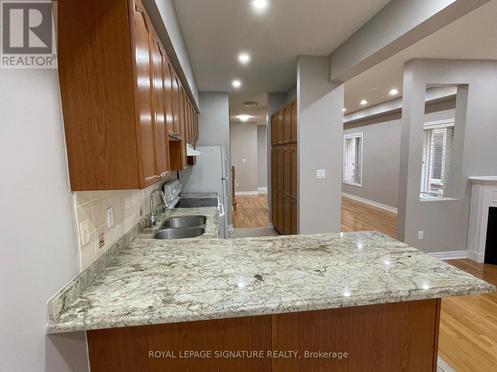 134 Breton Avenue, Mississauga, Ontario  L4Z 4K5 - Photo 11 - W12671592