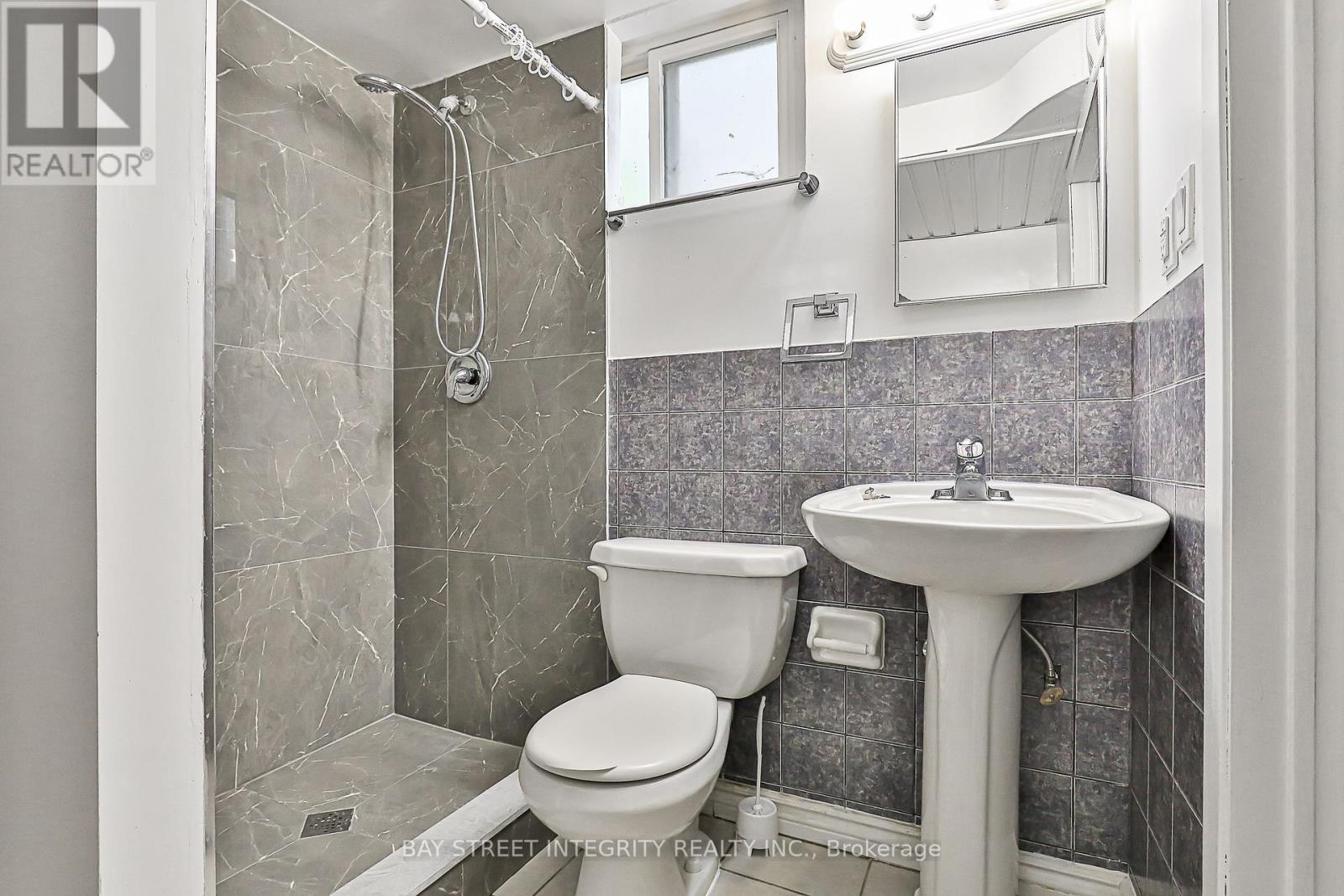 160 Cummer Avenue, Toronto, Ontario  M2M 2E7 - Photo 3 - C12674306