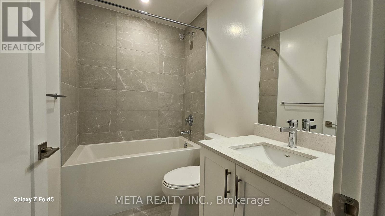 B406 - 715 Davis Drive, Newmarket, Ontario  L3Y 0J2 - Photo 8 - N12674352