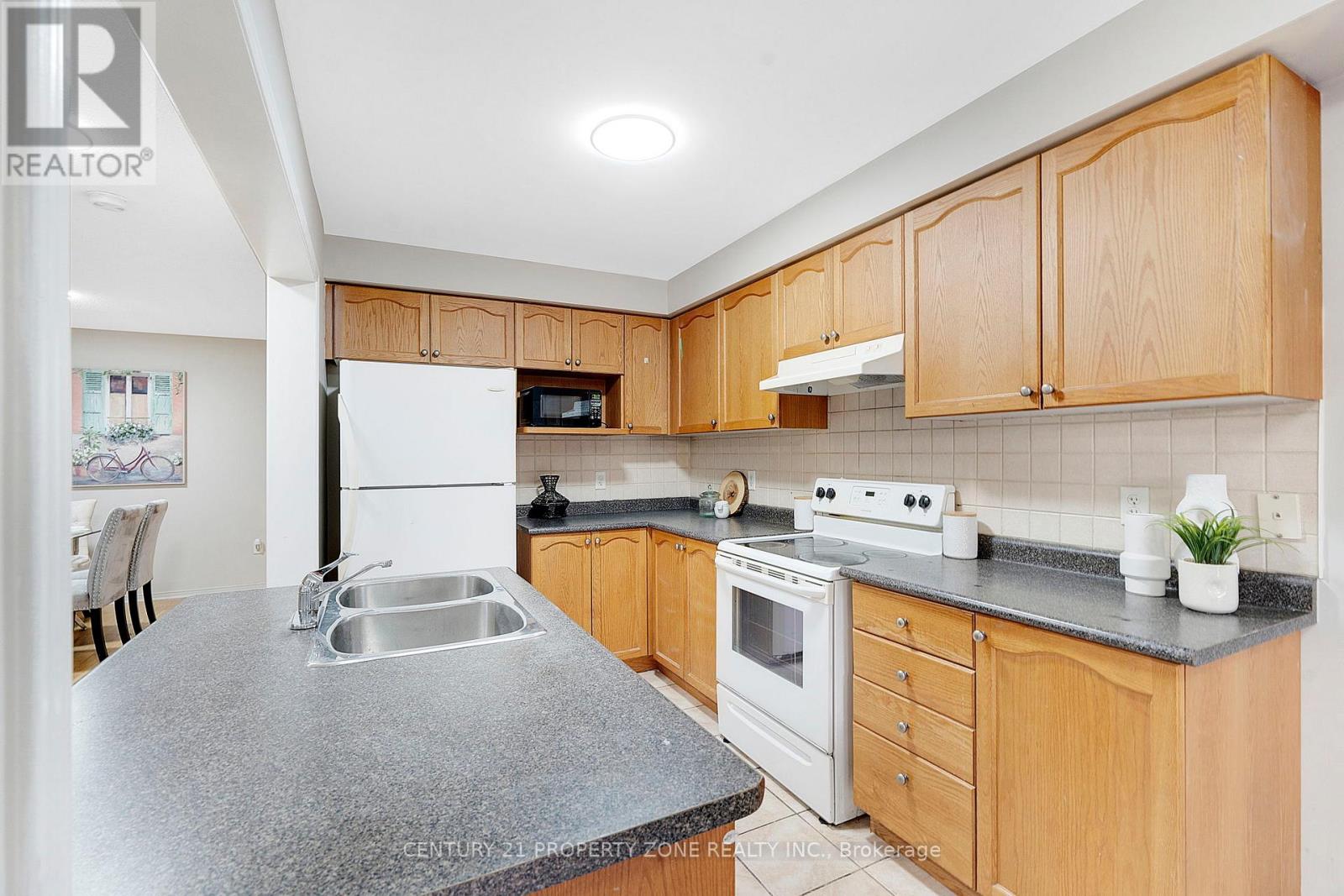 42 Mossgrove Crescent, Brampton (Northwest Sandalwood Parkway), Ontario  L7A 3E6 - Photo 13 - W12674322