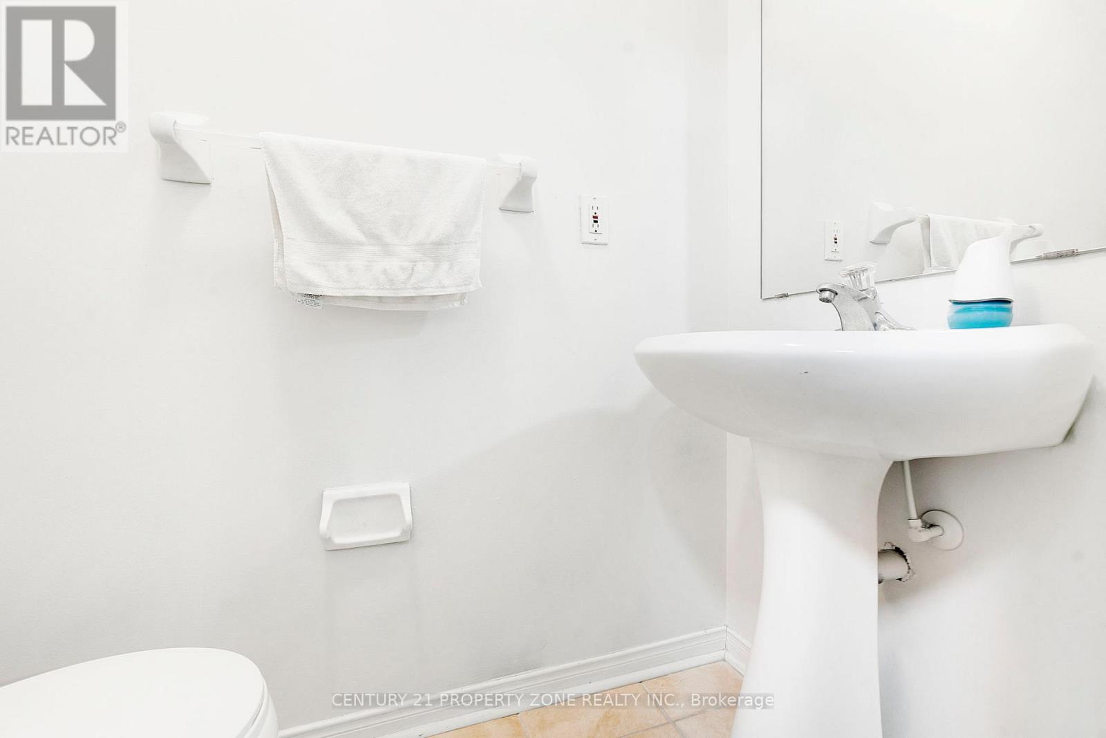 42 Mossgrove Crescent, Brampton (Northwest Sandalwood Parkway), Ontario  L7A 3E6 - Photo 18 - W12674322