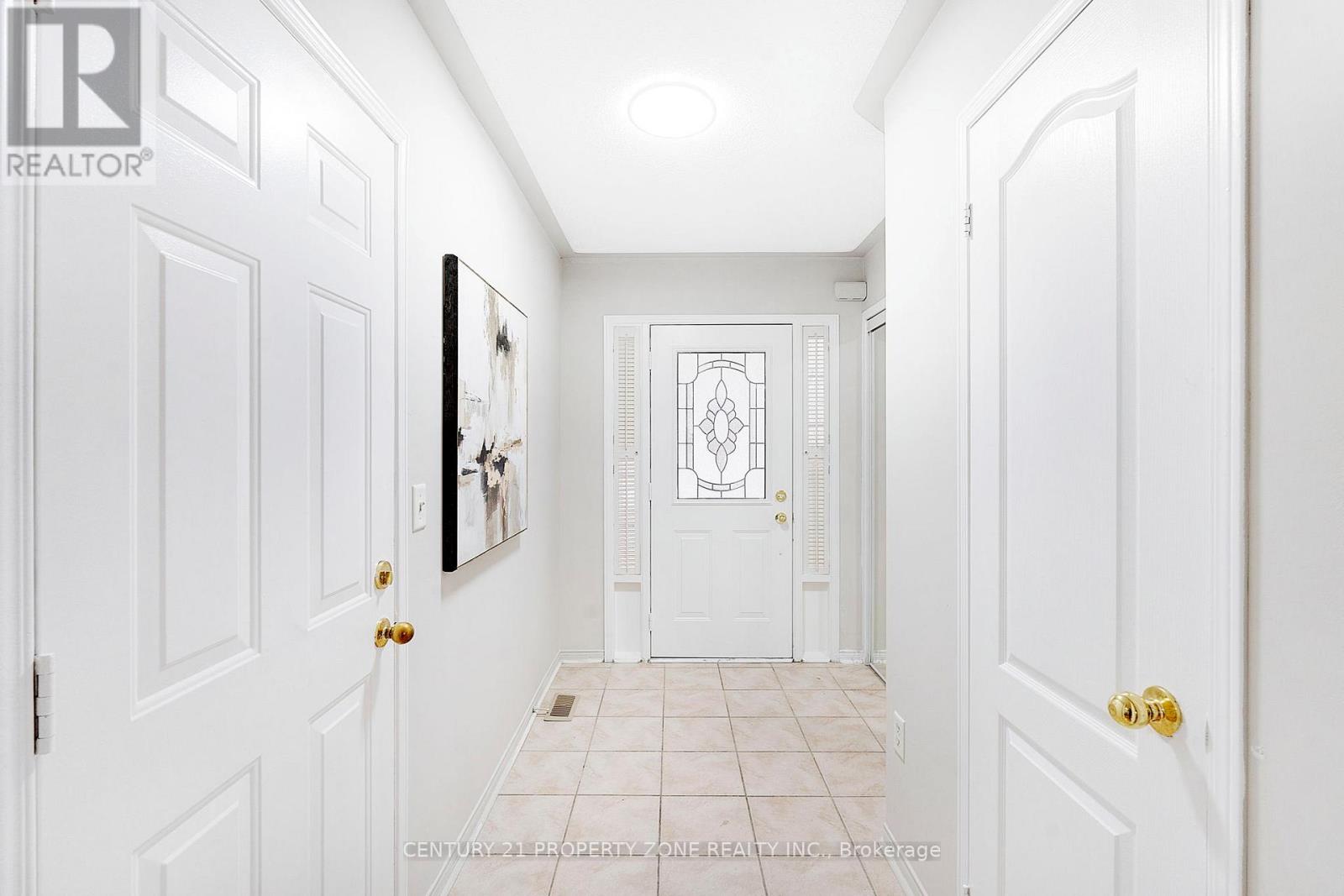 42 Mossgrove Crescent, Brampton (Northwest Sandalwood Parkway), Ontario  L7A 3E6 - Photo 4 - W12674322