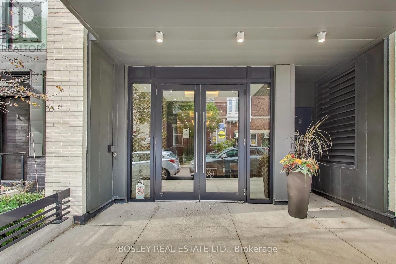 416 - 530 Indian Grove, Toronto (Junction Area), Ontario  M6P 0B3 - Photo 2 - W12674330