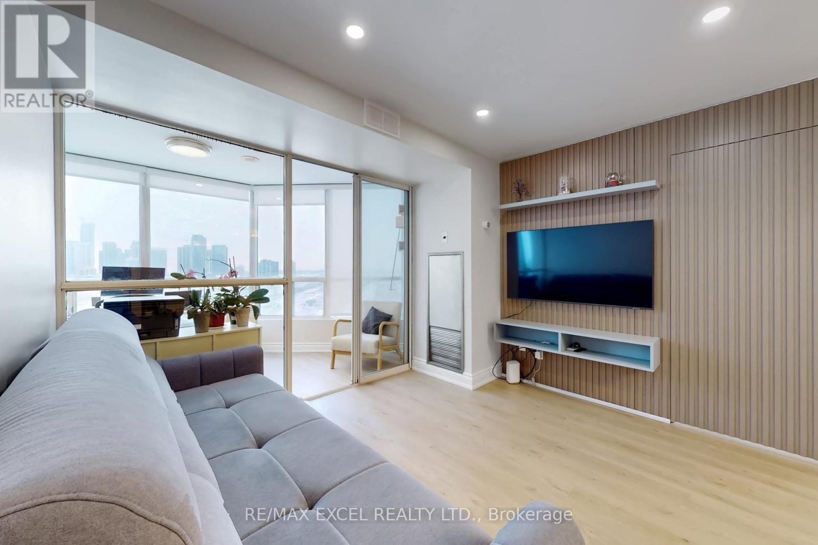 1505 - 4460 Tucana Court, Mississauga (Hurontario), Ontario  L5R 3K9 - Photo 10 - W12674336