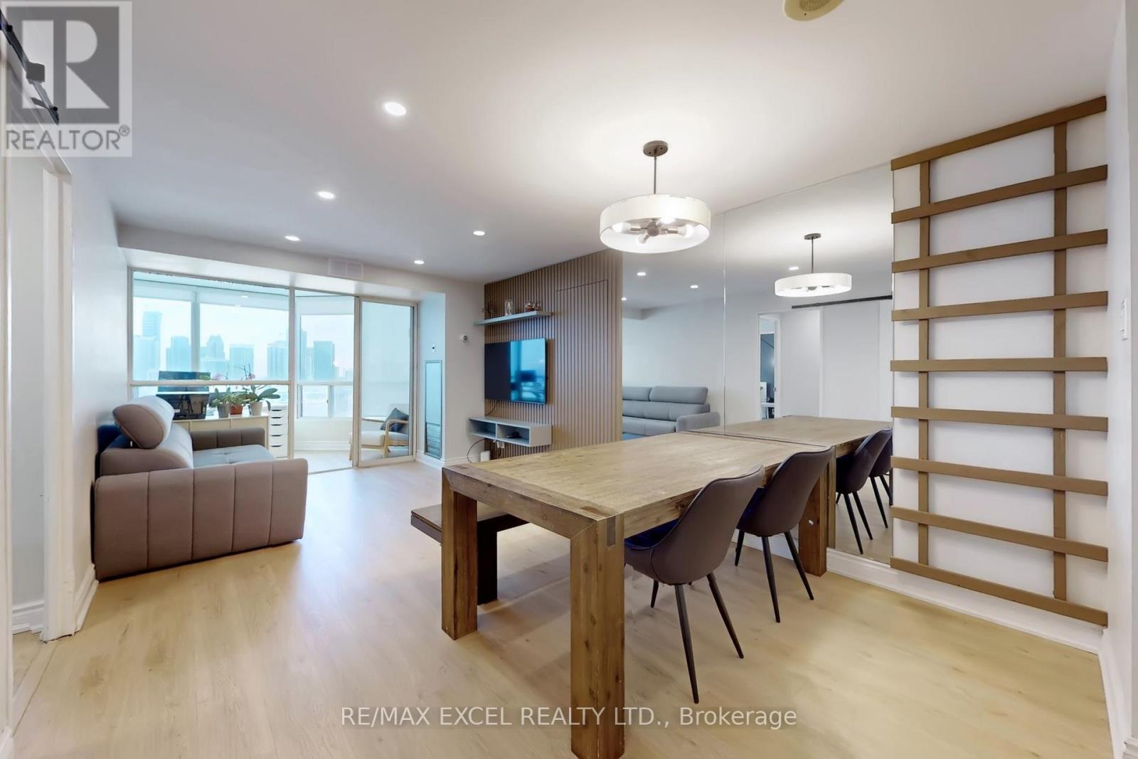 1505 - 4460 Tucana Court, Mississauga (Hurontario), Ontario  L5R 3K9 - Photo 11 - W12674336