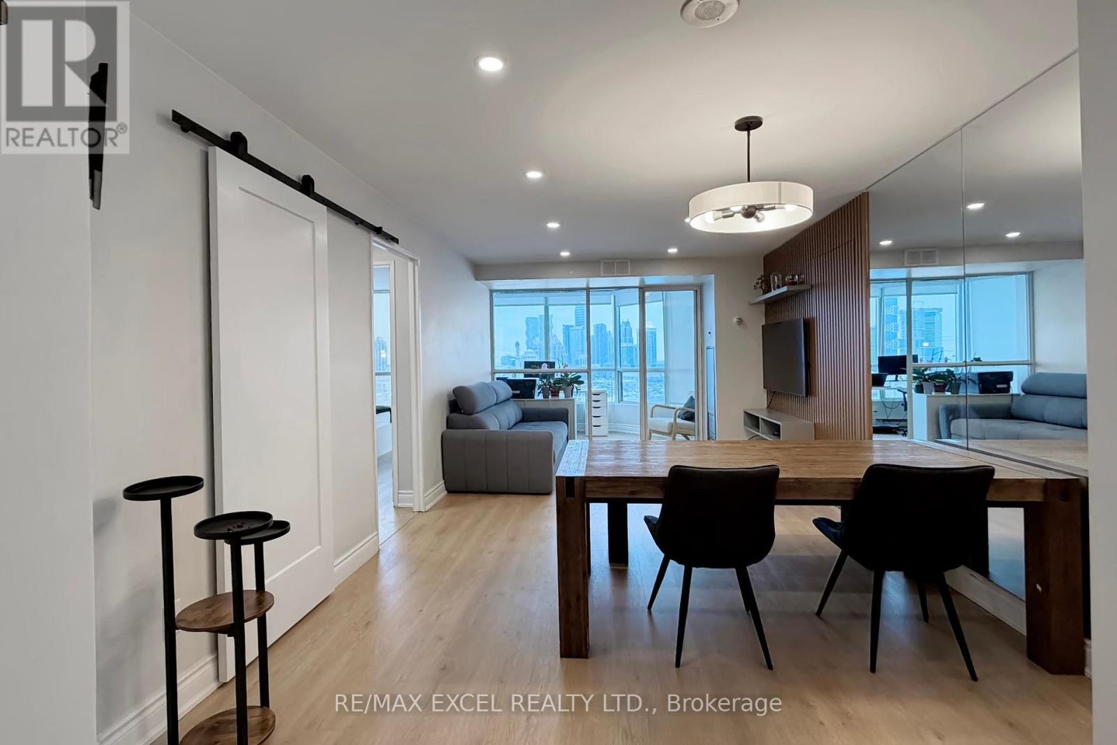 1505 - 4460 Tucana Court, Mississauga (Hurontario), Ontario  L5R 3K9 - Photo 6 - W12674336