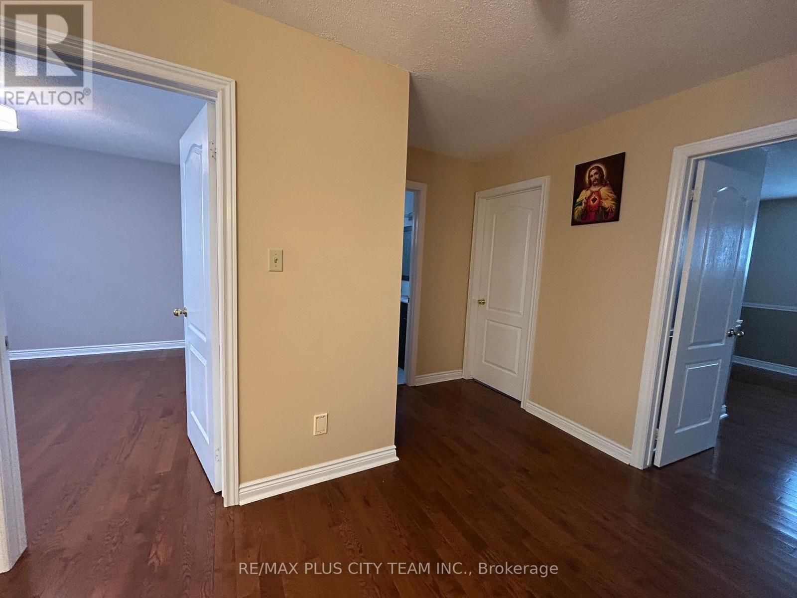 506 Dicenzo Drive, Hamilton, Ontario  L9B 2C4 - Photo 14 - X12674298