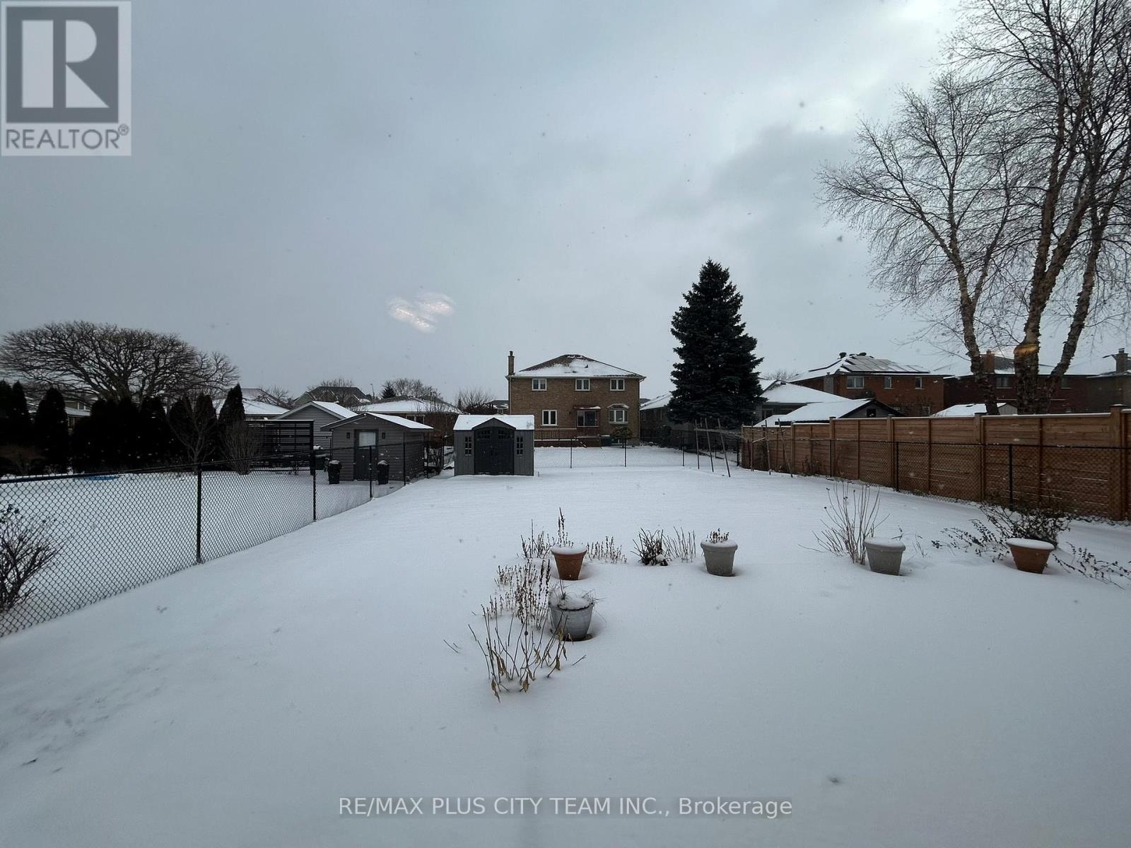 506 Dicenzo Drive, Hamilton, Ontario  L9B 2C4 - Photo 37 - X12674298