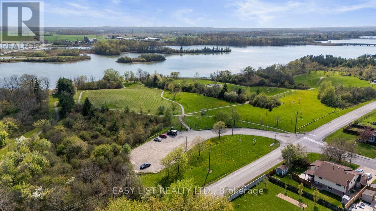 115 Ivy Crescent, Thorold, Ontario  L2V 0J9 - Photo 3 - X12674324