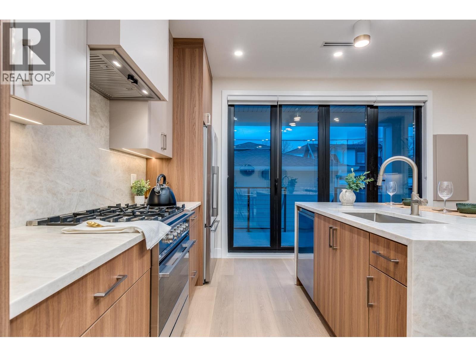 1 2945 E 44th Avenue, Vancouver, British Columbia  V5R 3A9 - Photo 14 - R3077122