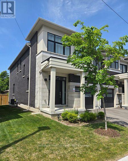 296 Okanagan Path, Oshawa, Ontario  L1H 0A7 - Photo 3 - E12671246