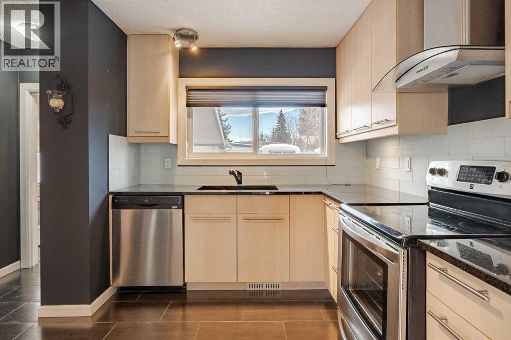 3335 Boulton Road Nw, Calgary, Alberta  T2L 1M2 - Photo 11 - A2277365