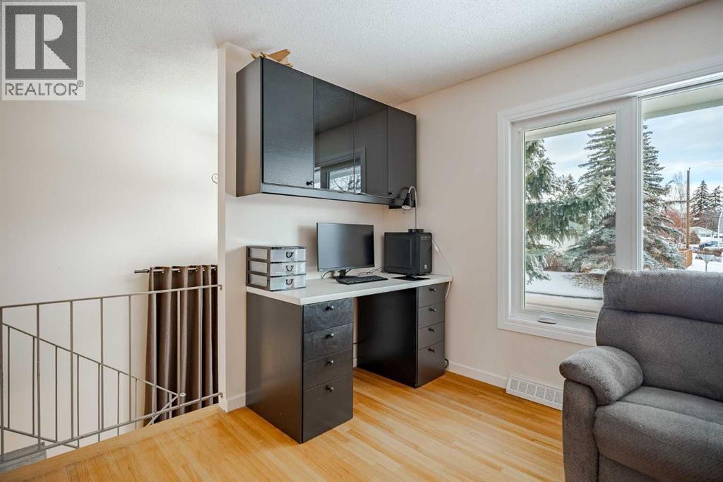 3335 Boulton Road Nw, Calgary, Alberta  T2L 1M2 - Photo 5 - A2277365