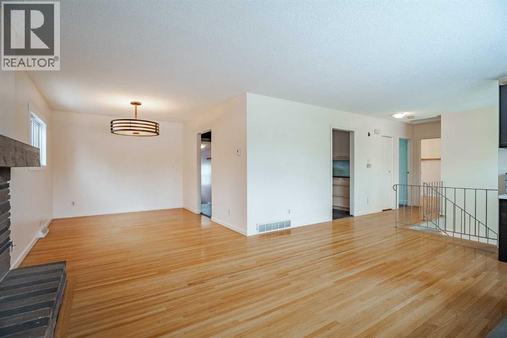 3335 Boulton Road Nw, Calgary, Alberta  T2L 1M2 - Photo 6 - A2277365