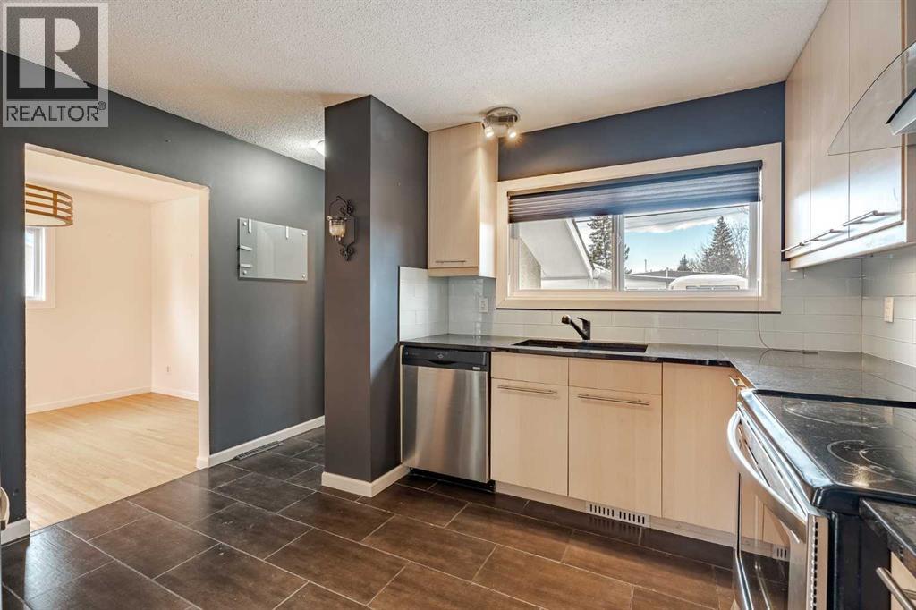 3335 Boulton Road Nw, Calgary, Alberta  T2L 1M2 - Photo 8 - A2277365