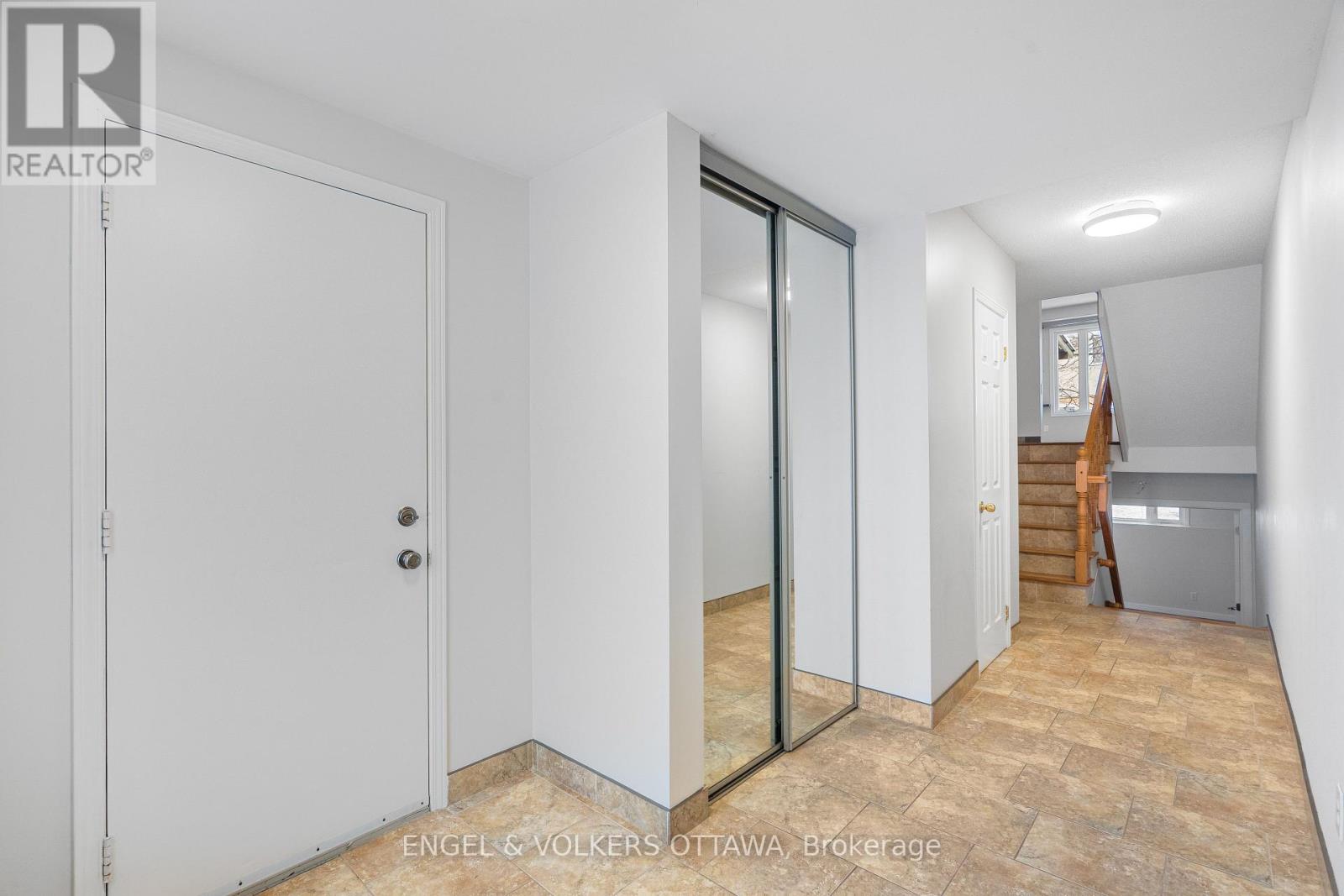 1321 Morley Boulevard, Ottawa, Ontario  K2C 1R1 - Photo 3 - X12674416