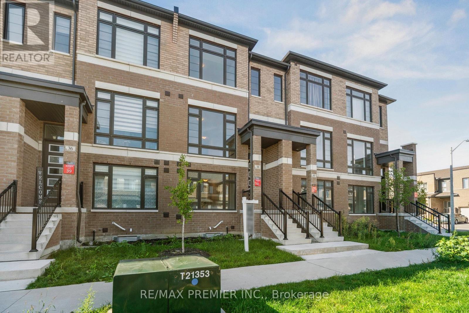 38 Cherry Hill Lane, Barrie, Ontario  L4N 6K7 - Photo 4 - S12674288