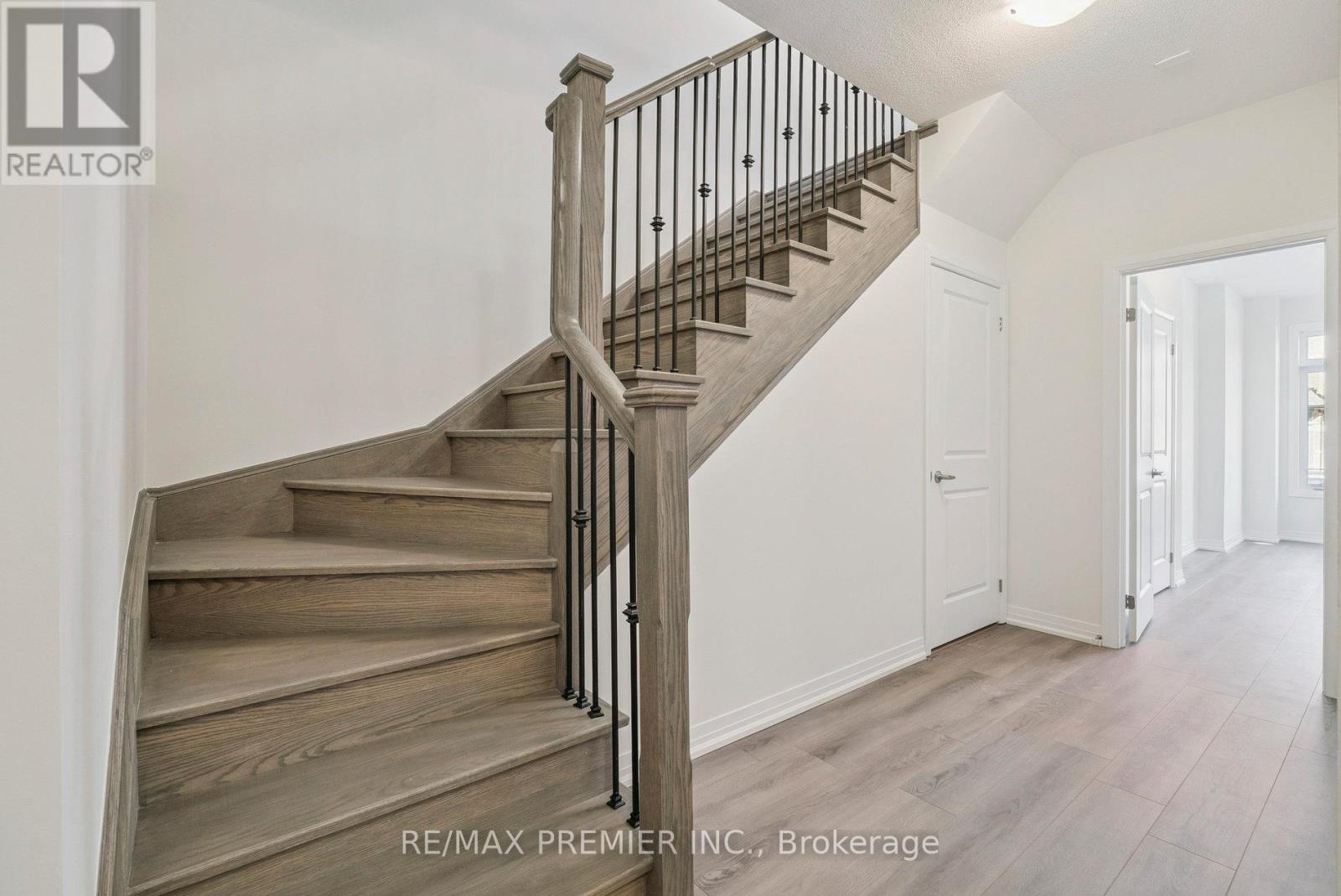 38 Cherry Hill Lane, Barrie, Ontario  L4N 6K7 - Photo 7 - S12674288