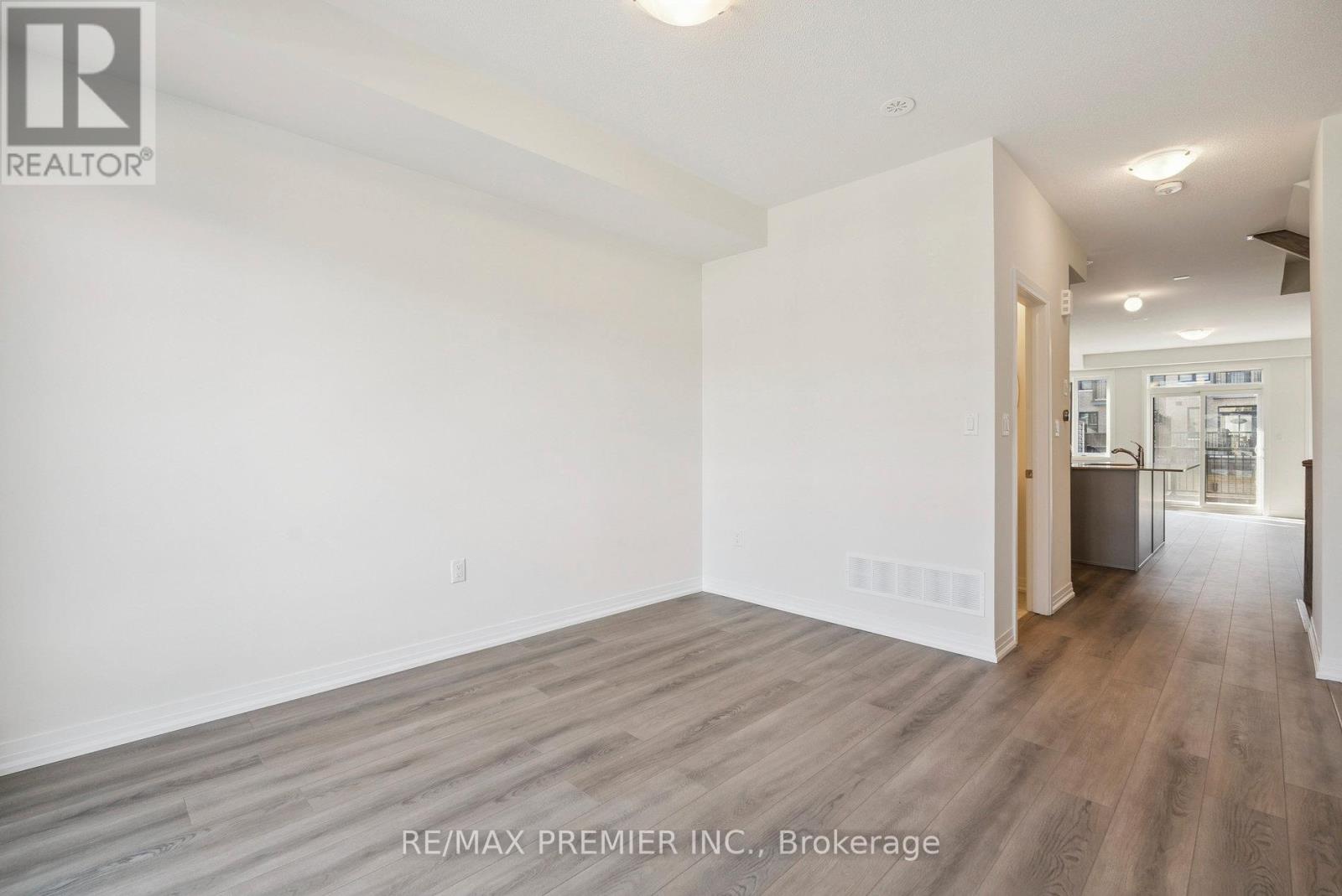 38 Cherry Hill Lane, Barrie, Ontario  L4N 6K7 - Photo 10 - S12674288