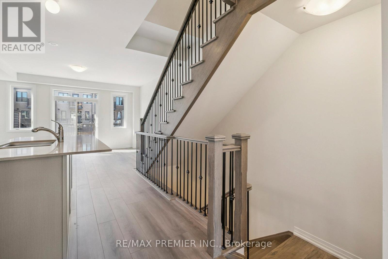 38 Cherry Hill Lane, Barrie, Ontario  L4N 6K7 - Photo 11 - S12674288