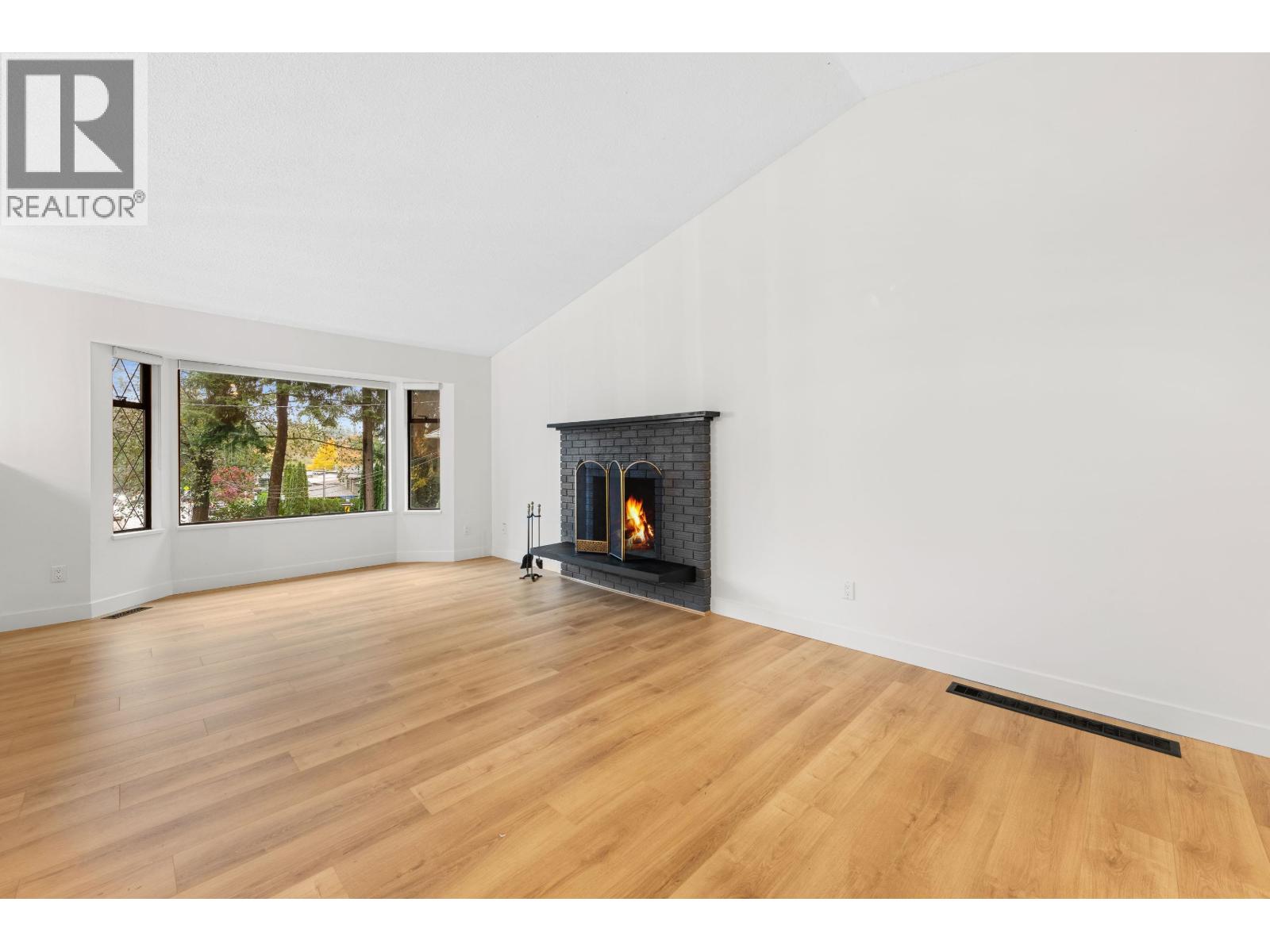 1777 Caledonia Avenue, North Vancouver, British Columbia V7G 1T5 - Photo 9 - R3077220