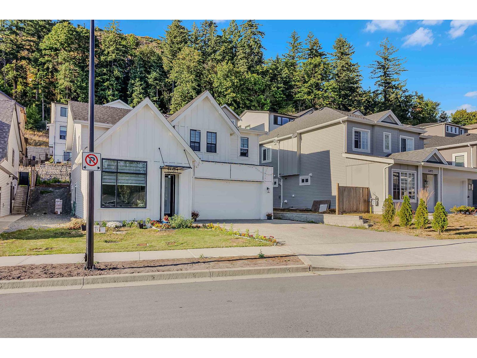 33967 Barker Court, Mission, British Columbia  V2V 6B2 - Photo 3 - R3077245