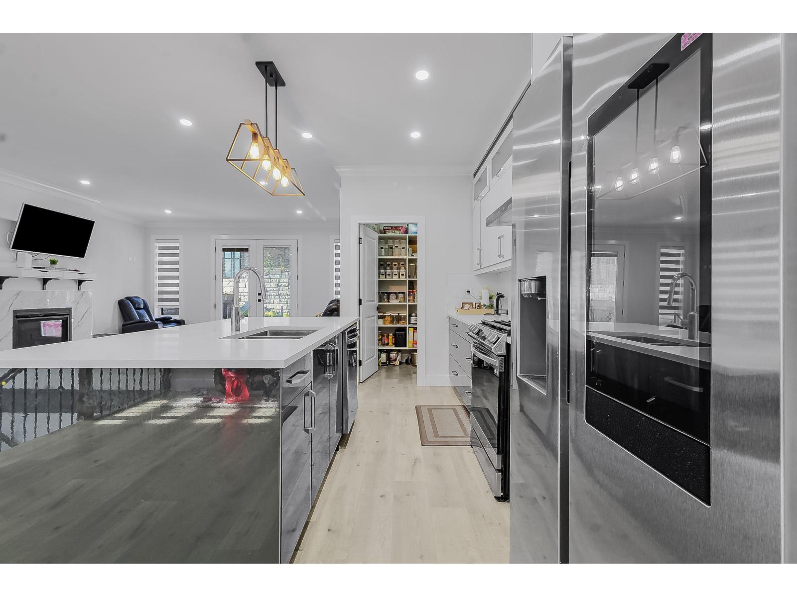 33967 Barker Court, Mission, British Columbia  V2V 6B2 - Photo 11 - R3077245