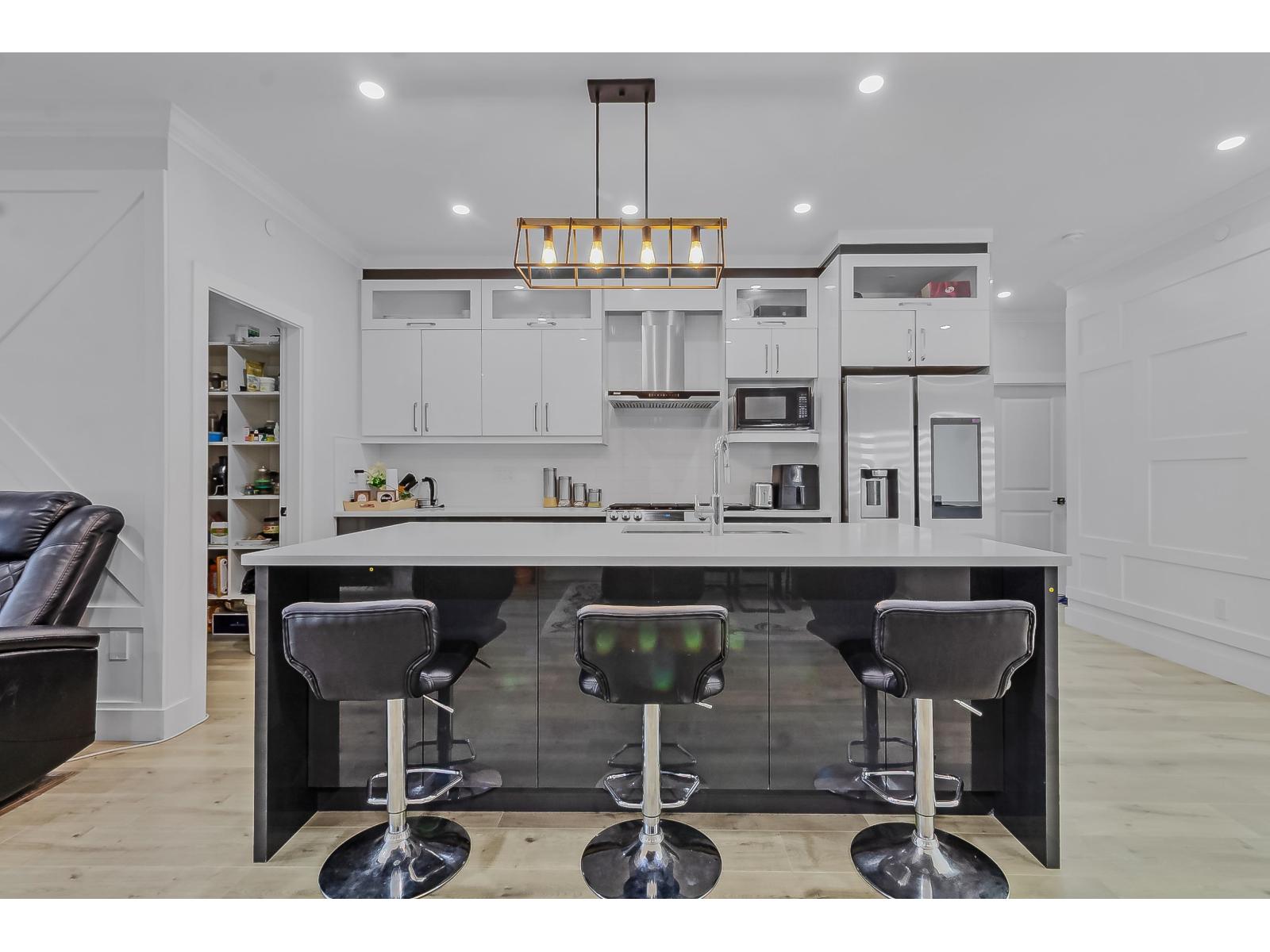 33967 Barker Court, Mission, British Columbia  V2V 6B2 - Photo 9 - R3077245