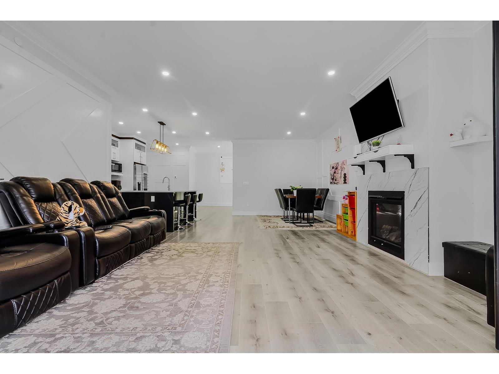 33967 Barker Court, Mission, British Columbia  V2V 6B2 - Photo 16 - R3077245