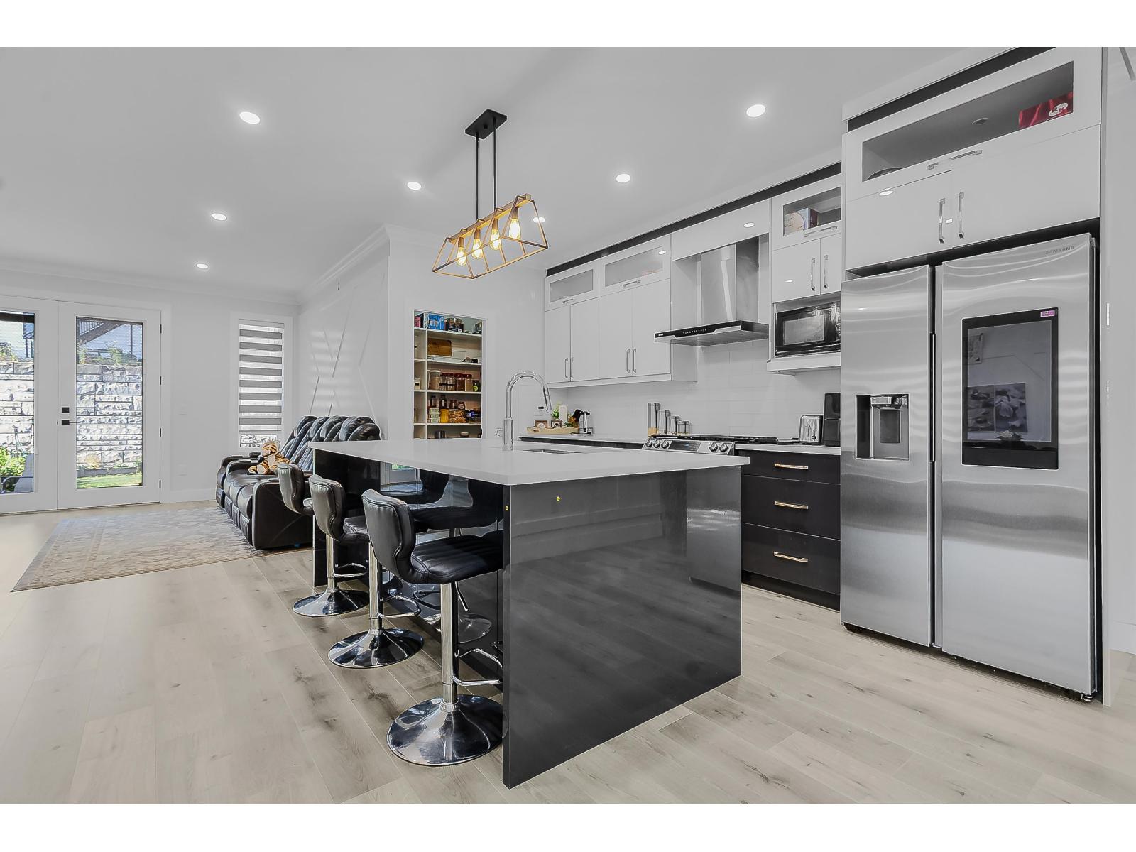 33967 Barker Court, Mission, British Columbia  V2V 6B2 - Photo 8 - R3077245