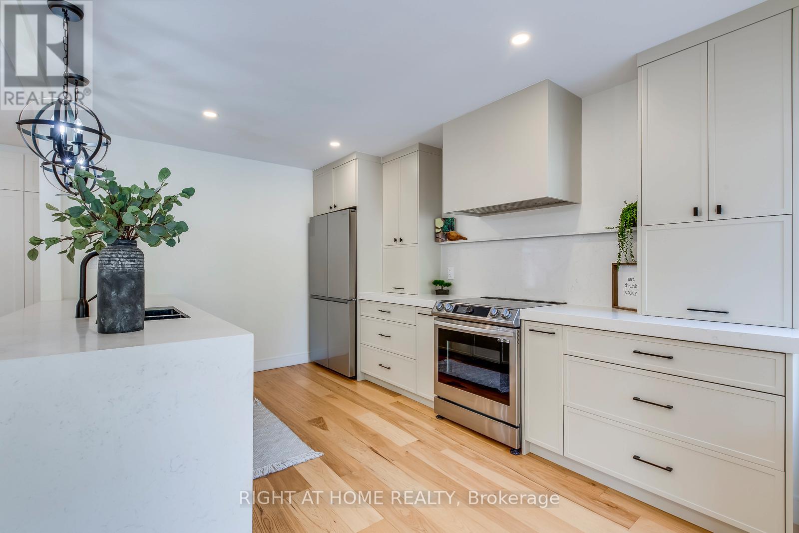 4230 Credit Pointe Drive, Mississauga, Ontario  L5M 3K2 - Photo 10 - W12674406