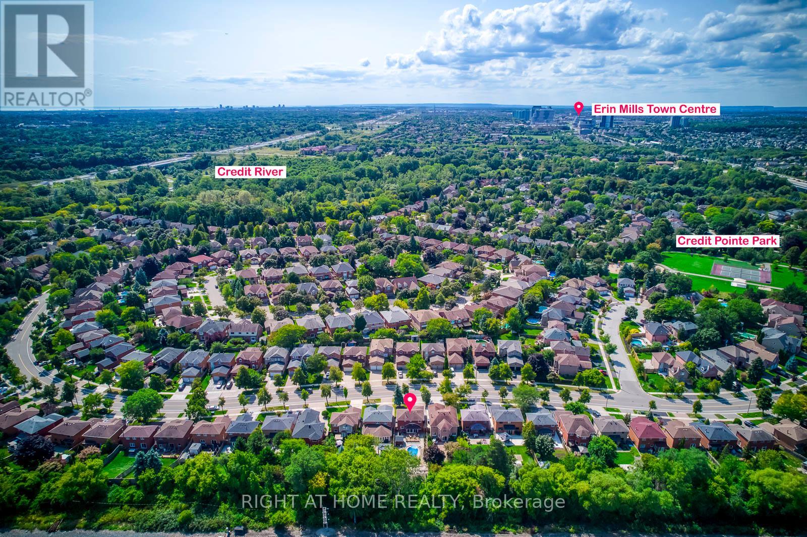 4230 Credit Pointe Drive, Mississauga, Ontario  L5M 3K2 - Photo 4 - W12674406