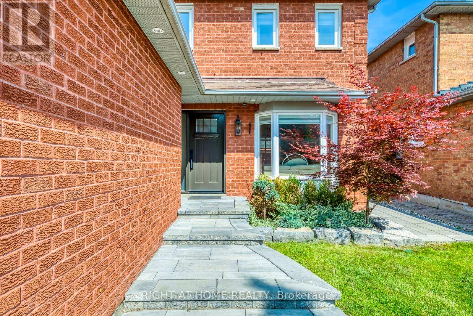 4230 Credit Pointe Drive, Mississauga, Ontario  L5M 3K2 - Photo 7 - W12674406