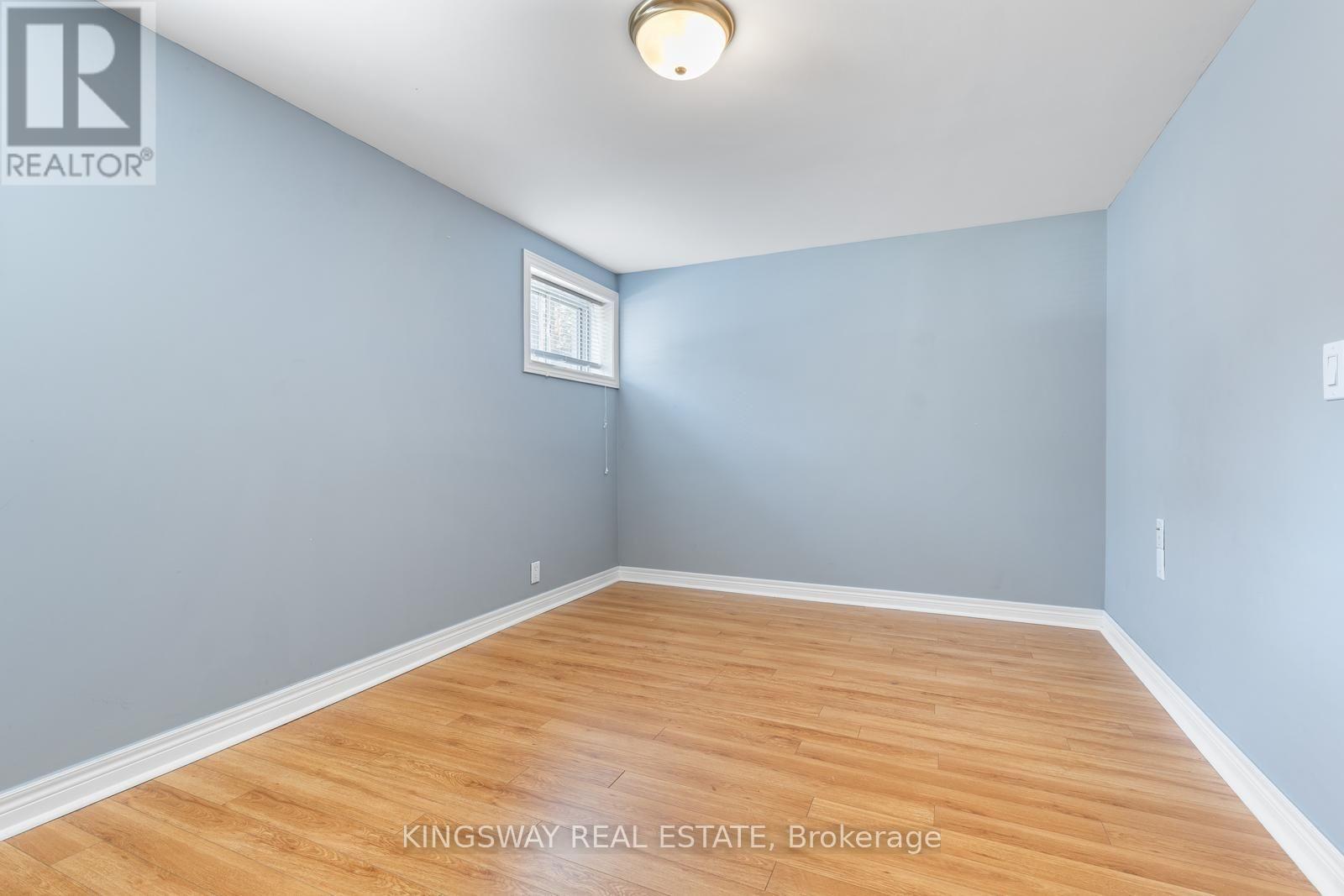 236 Woodale (Lower Lev) Avenue, Oakville, Ontario  L6K 2N2 - Photo 6 - W12674414