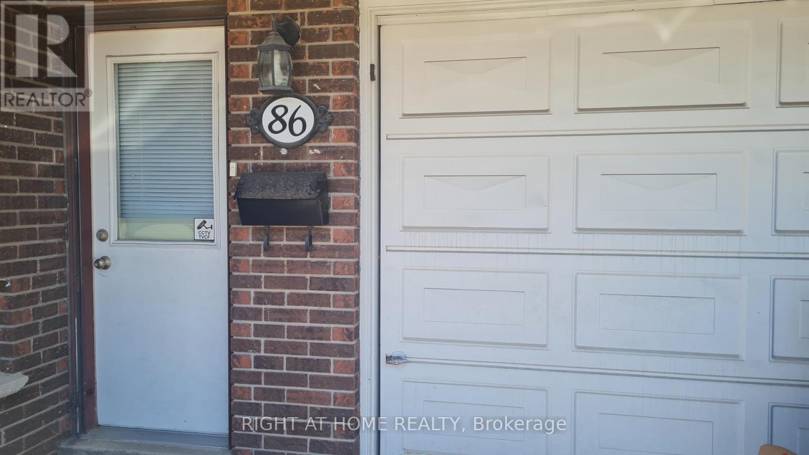 Lower - 86 Antigua Road, Mississauga, Ontario  L5B 2T6 - Photo 1 - W12674422