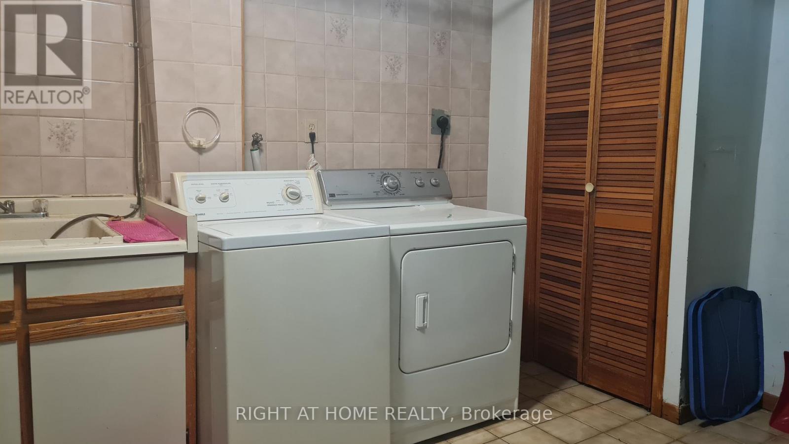 Lower - 86 Antigua Road, Mississauga, Ontario  L5B 2T6 - Photo 12 - W12674422