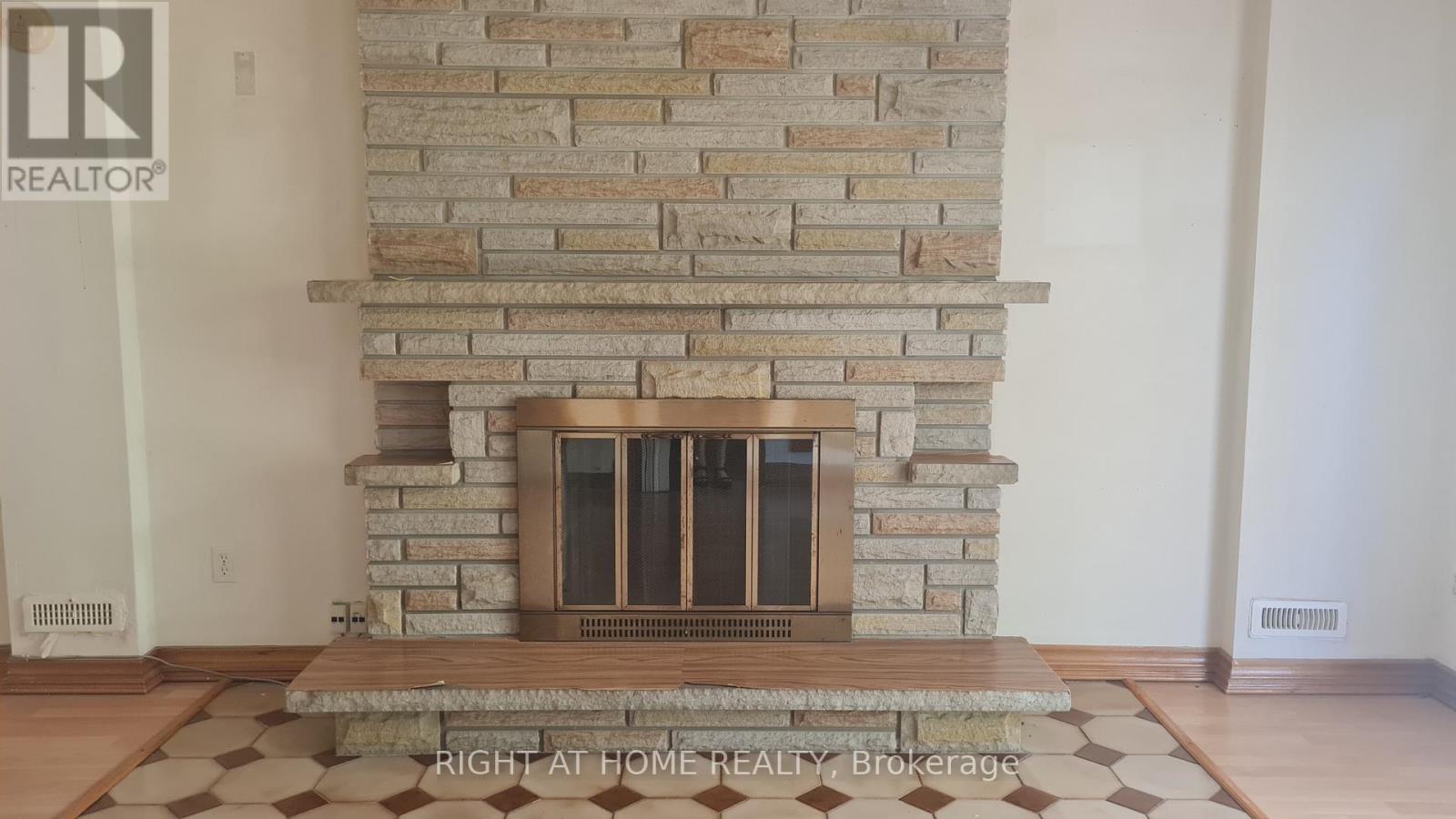 Lower - 86 Antigua Road, Mississauga, Ontario  L5B 2T6 - Photo 5 - W12674422