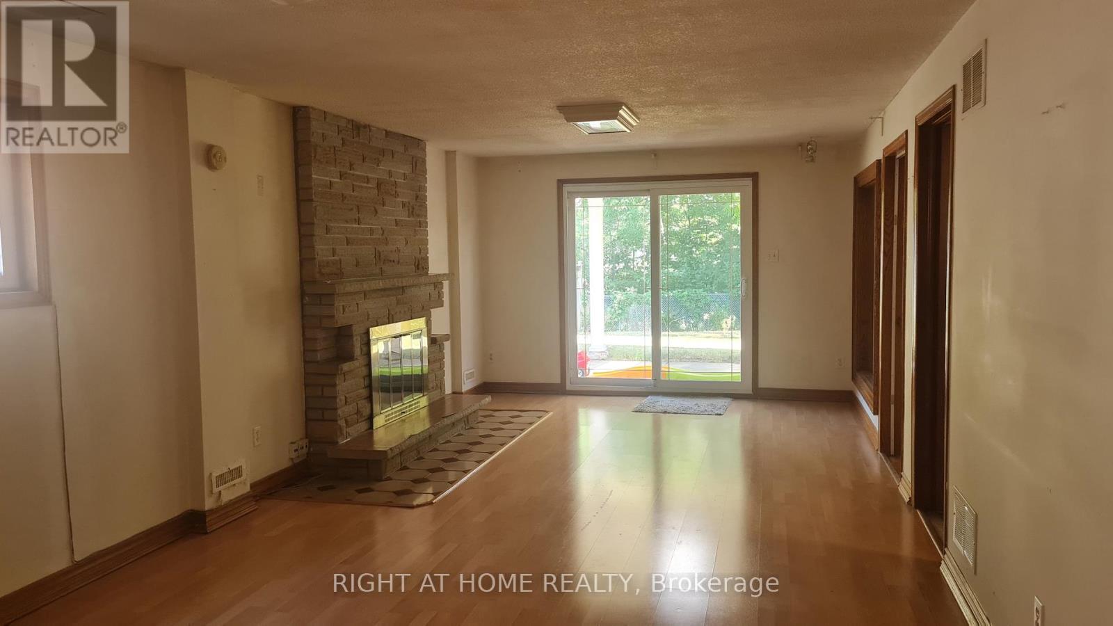 Lower - 86 Antigua Road, Mississauga, Ontario  L5B 2T6 - Photo 6 - W12674422